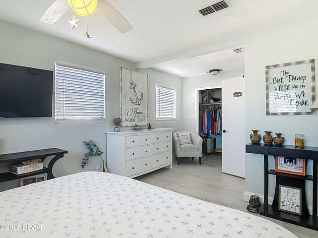 829 E 9th Avenue, New Smyrna Beach, FL 32169