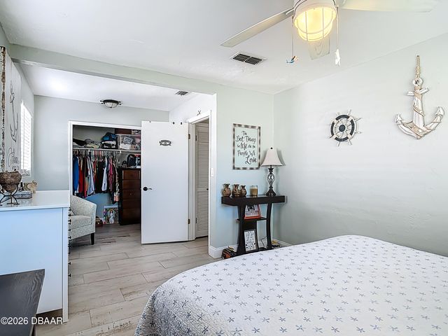 829 E 9th Avenue, New Smyrna Beach, FL 32169