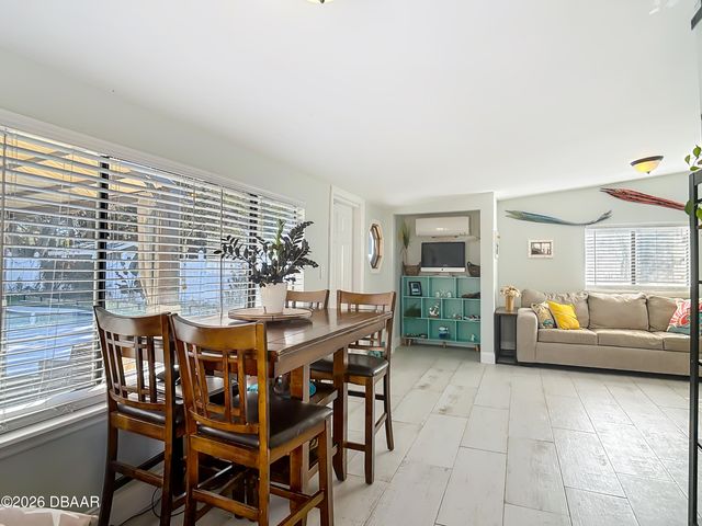 829 E 9th Avenue, New Smyrna Beach, FL 32169