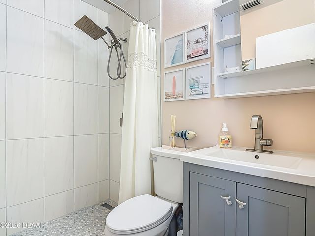 829 E 9th Avenue, New Smyrna Beach, FL 32169