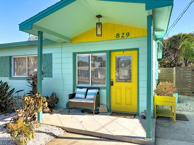 829 E 9th Avenue, New Smyrna Beach, FL 32169