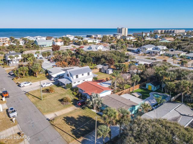 829 E 9th Avenue, New Smyrna Beach, FL 32169