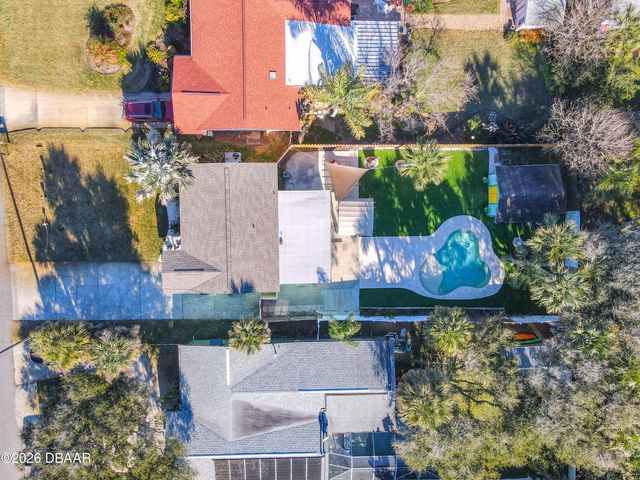 829 E 9th Avenue, New Smyrna Beach, FL 32169