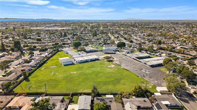 2404 Niagara, Costa Mesa, CA 92626