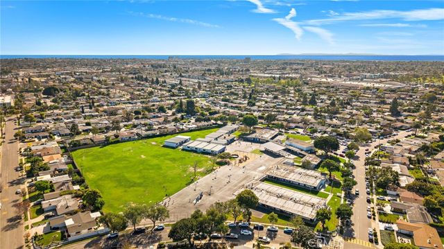 2404 Niagara, Costa Mesa, CA 92626
