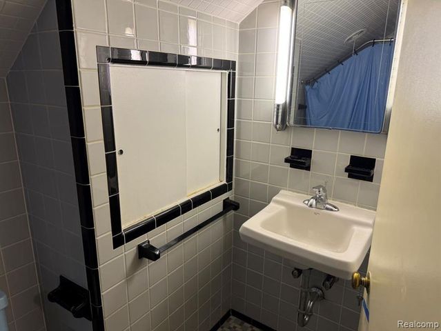 13226 Catalpa Street, Southgate, MI 48195