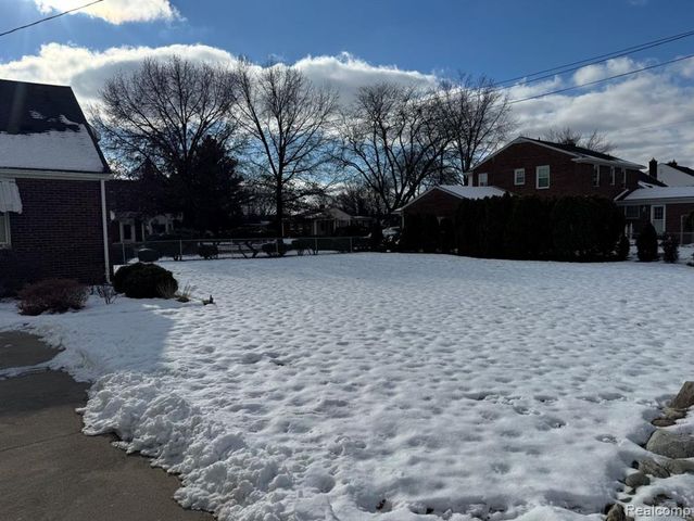 13226 Catalpa Street, Southgate, MI 48195