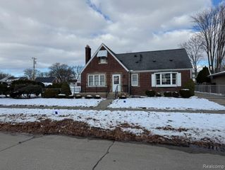 13226 Catalpa Street, Southgate, MI 48195