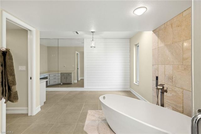 1815 SE 6th ST, Cape Coral, FL 33990