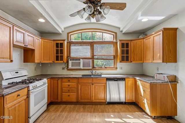 4803 Burgoyne Lane, La Canada Flintridge, CA 91011