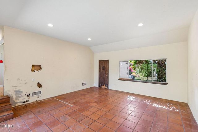 4803 Burgoyne Lane, La Canada Flintridge, CA 91011