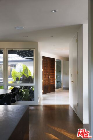 10965 Wrightwood Lane, Studio City, CA 91604