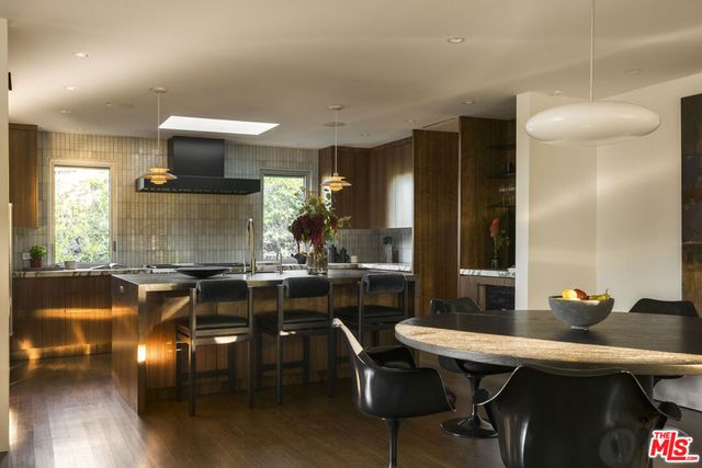 10965 Wrightwood Lane, Studio City, CA 91604