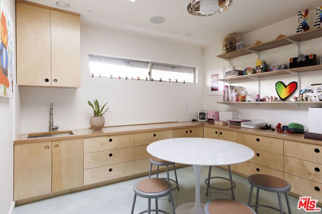 10965 Wrightwood Lane, Studio City, CA 91604