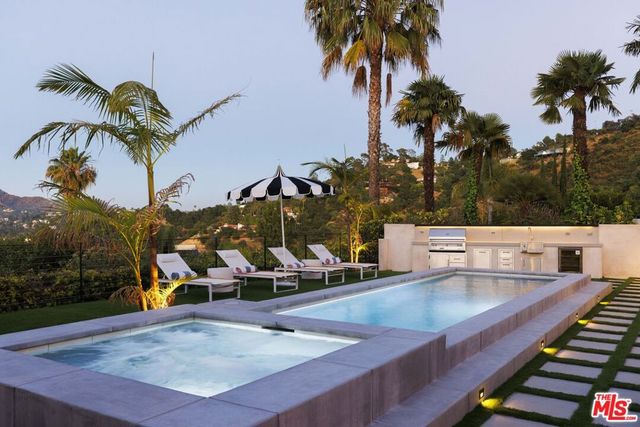 10965 Wrightwood Lane, Studio City, CA 91604