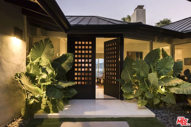 10965 Wrightwood Lane, Studio City, CA 91604