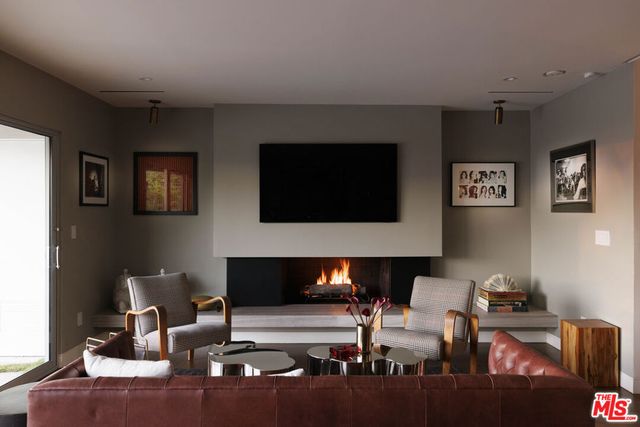 10965 Wrightwood Lane, Studio City, CA 91604