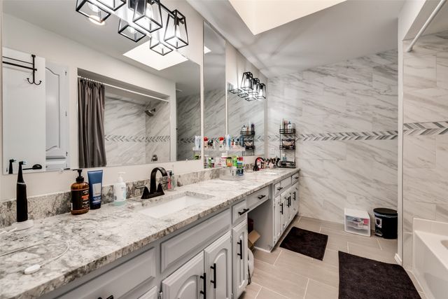 910 Panorama Loop, Waxahachie, TX 75165