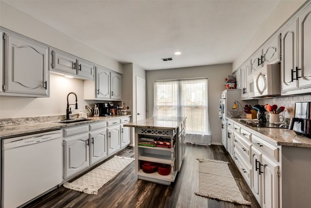 910 Panorama Loop, Waxahachie, TX 75165