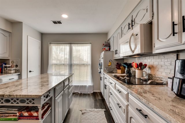 910 Panorama Loop, Waxahachie, TX 75165