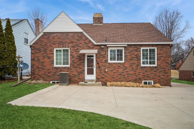 5716 Kingman Avenue, Des Moines, IA 50311