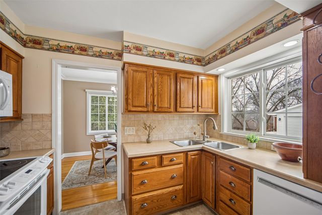 5716 Kingman Avenue, Des Moines, IA 50311