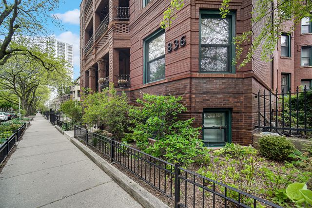 836 W LAKESIDE Place 1W, Chicago, IL 60640