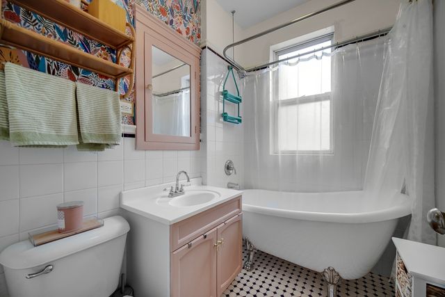 836 W LAKESIDE Place 1W, Chicago, IL 60640