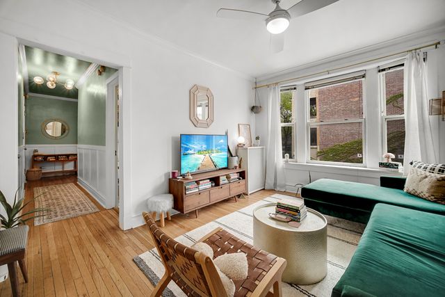 836 W LAKESIDE Place 1W, Chicago, IL 60640