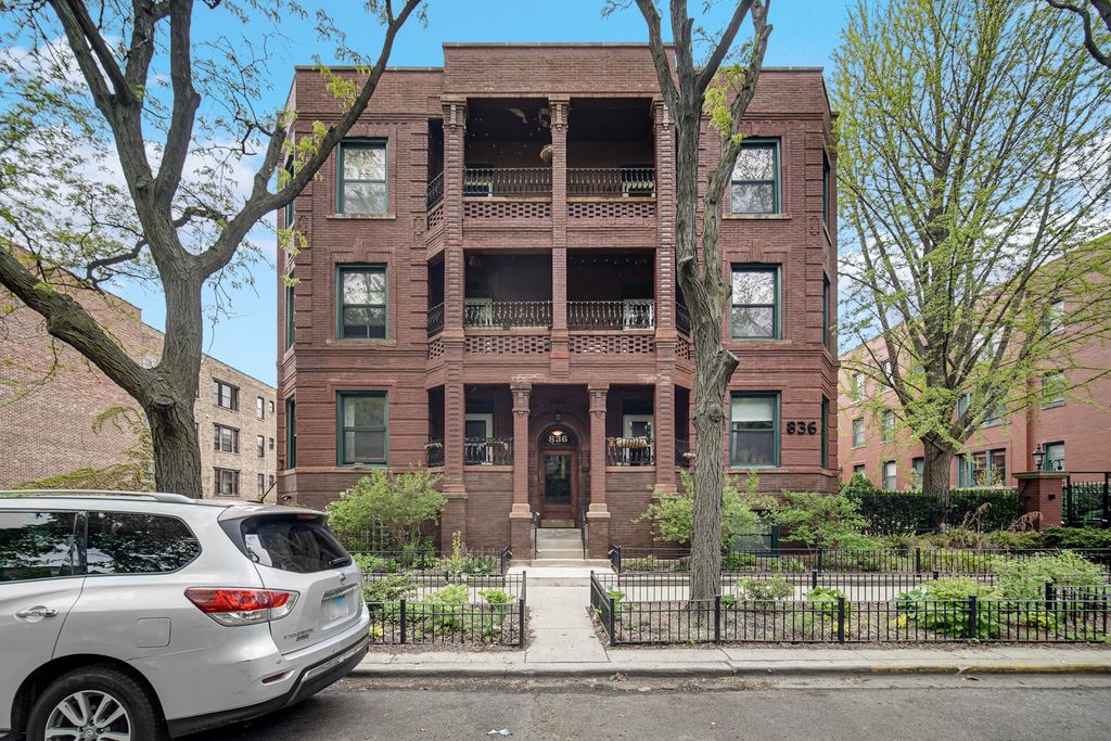 836 W LAKESIDE Place 1W, Chicago, IL 60640