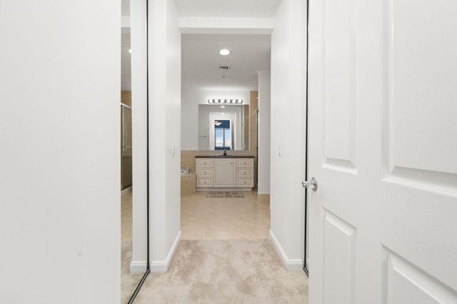 13 Harbour Isle Drive W Ph2, Fort Pierce, FL 34949