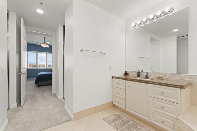 13 Harbour Isle Drive W Ph2, Fort Pierce, FL 34949