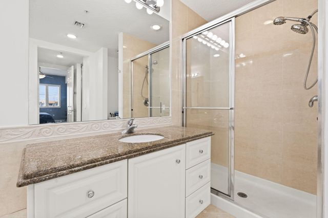 13 Harbour Isle Drive W Ph2, Fort Pierce, FL 34949