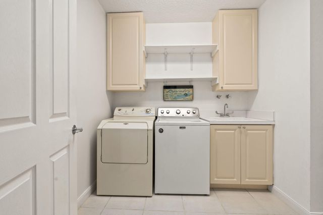 13 Harbour Isle Drive W Ph2, Fort Pierce, FL 34949