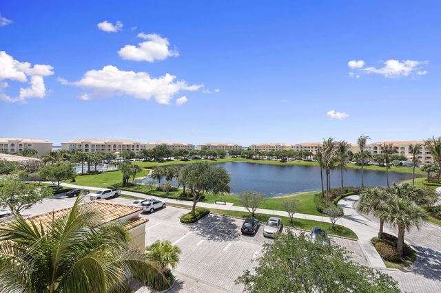 13 Harbour Isle Drive W Ph2, Fort Pierce, FL 34949