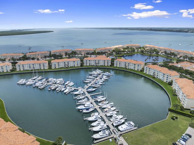 13 Harbour Isle Drive W Ph2, Fort Pierce, FL 34949