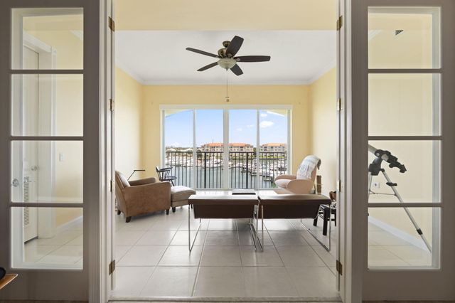 13 Harbour Isle Drive W Ph2, Fort Pierce, FL 34949