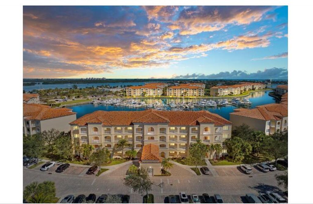 13 Harbour Isle Drive W Ph2, Fort Pierce, FL 34949