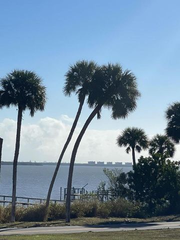 7901 S Indian River Drive, Fort Pierce, FL 34982