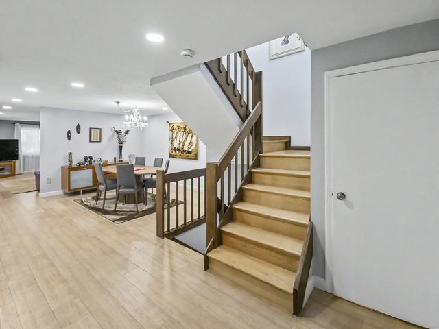 74 Voyagers Ln 74, Ashland, MA 01721