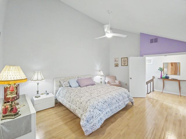 74 Voyagers Ln 74, Ashland, MA 01721