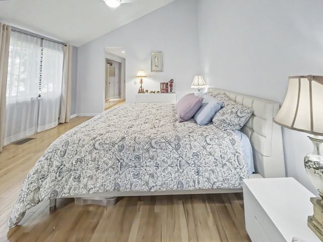 74 Voyagers Ln 74, Ashland, MA 01721