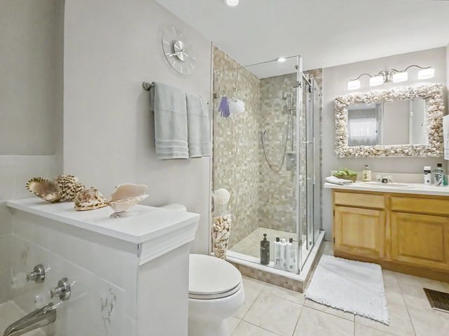 74 Voyagers Ln 74, Ashland, MA 01721