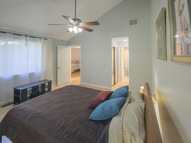 74 Voyagers Ln 74, Ashland, MA 01721