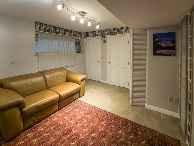74 Voyagers Ln 74, Ashland, MA 01721