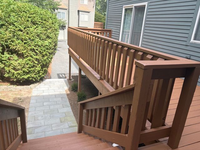 74 Voyagers Ln 74, Ashland, MA 01721