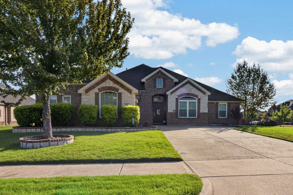 700 Edgewood Drive, Desoto, TX 75115 — exterior