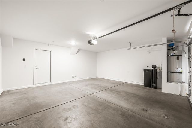 2642 Blizzard Blue Court, North Las Vegas, NV 89086