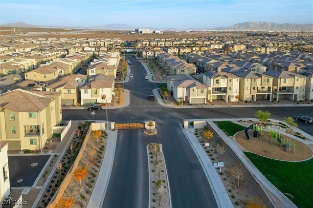 2642 Blizzard Blue Court, North Las Vegas, NV 89086