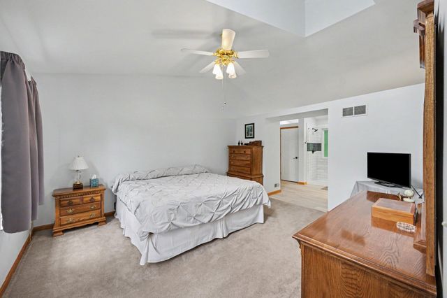 3001 Wolf Creek Way, Burlington, KY 41005